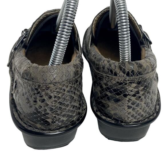 Nurse Mates  Women's Snake Print  Gelsey Non-Slip Pillow Top Shoes Size 7 M - Picture 4 of 8